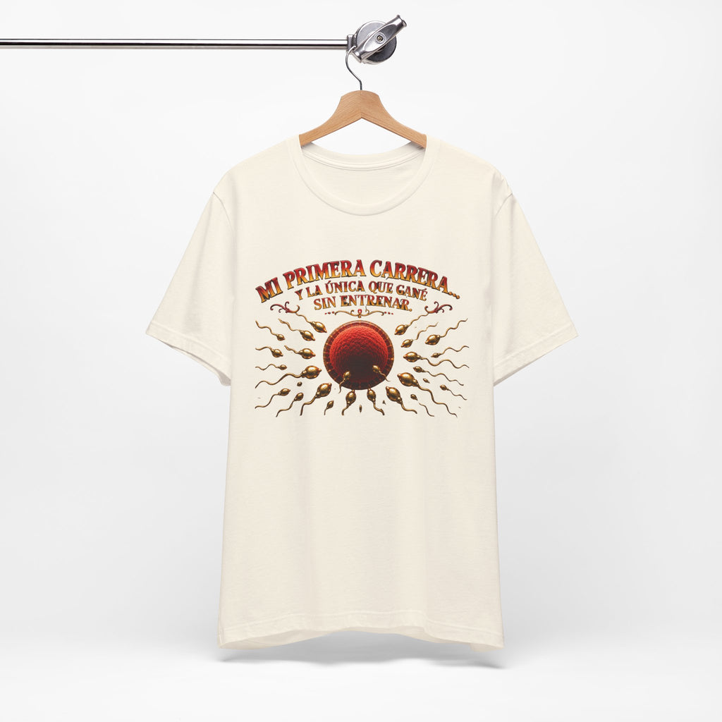 T-Shirt — "Mi Primera Carrera: La Única Que Came Sin Entrenar" Retro Running Graphic Tee