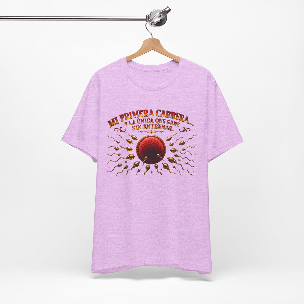 T-Shirt — "Mi Primera Carrera: La Única Que Came Sin Entrenar" Retro Running Graphic Tee